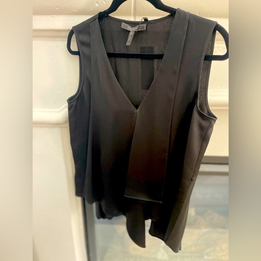 BCBG W/tags woman’s top size Medium